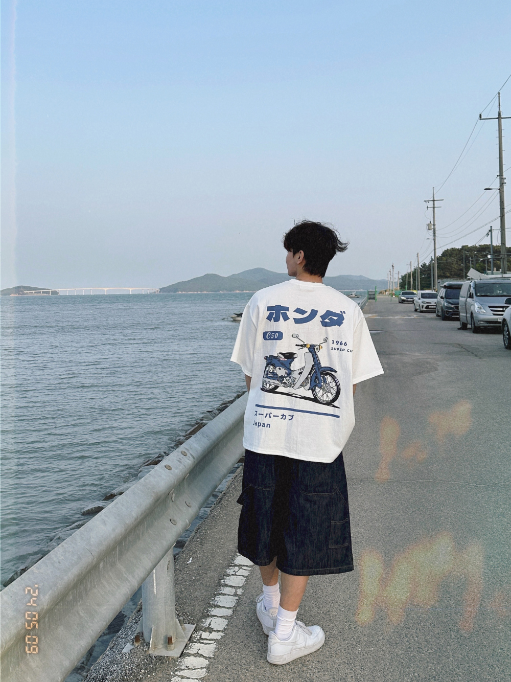 반팔 티셔츠 모델 착용 이미지-S33L8