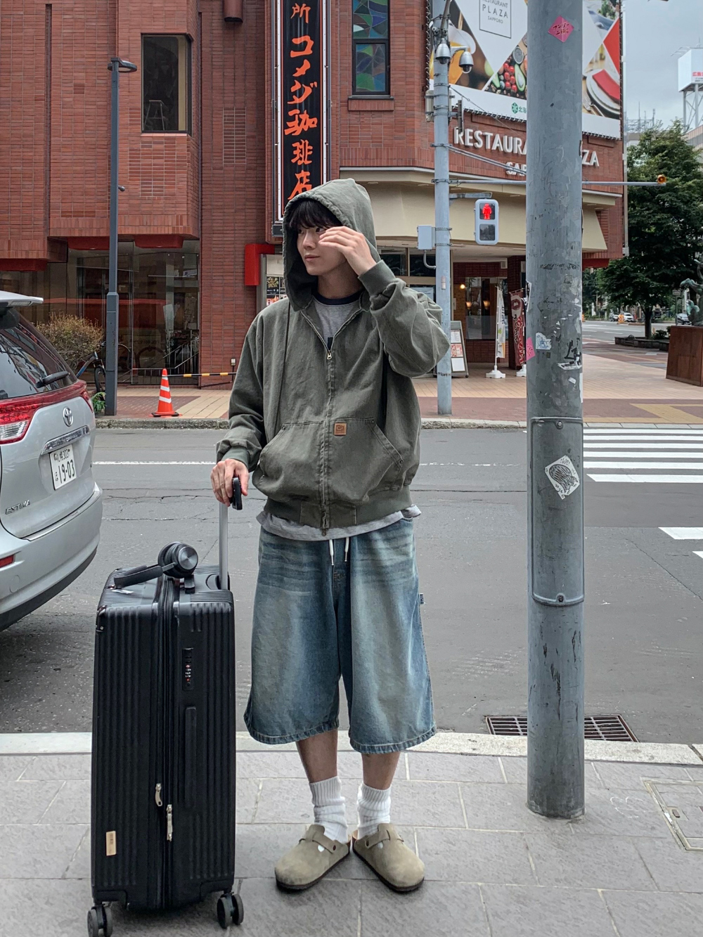 반바지 모델 착용 이미지-S51L4