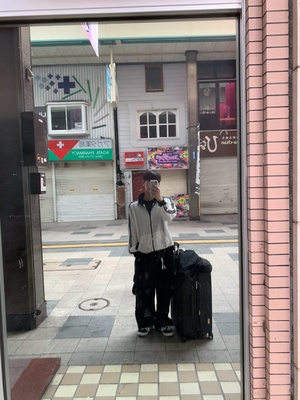 재킷 모델 착용 이미지-S49L1