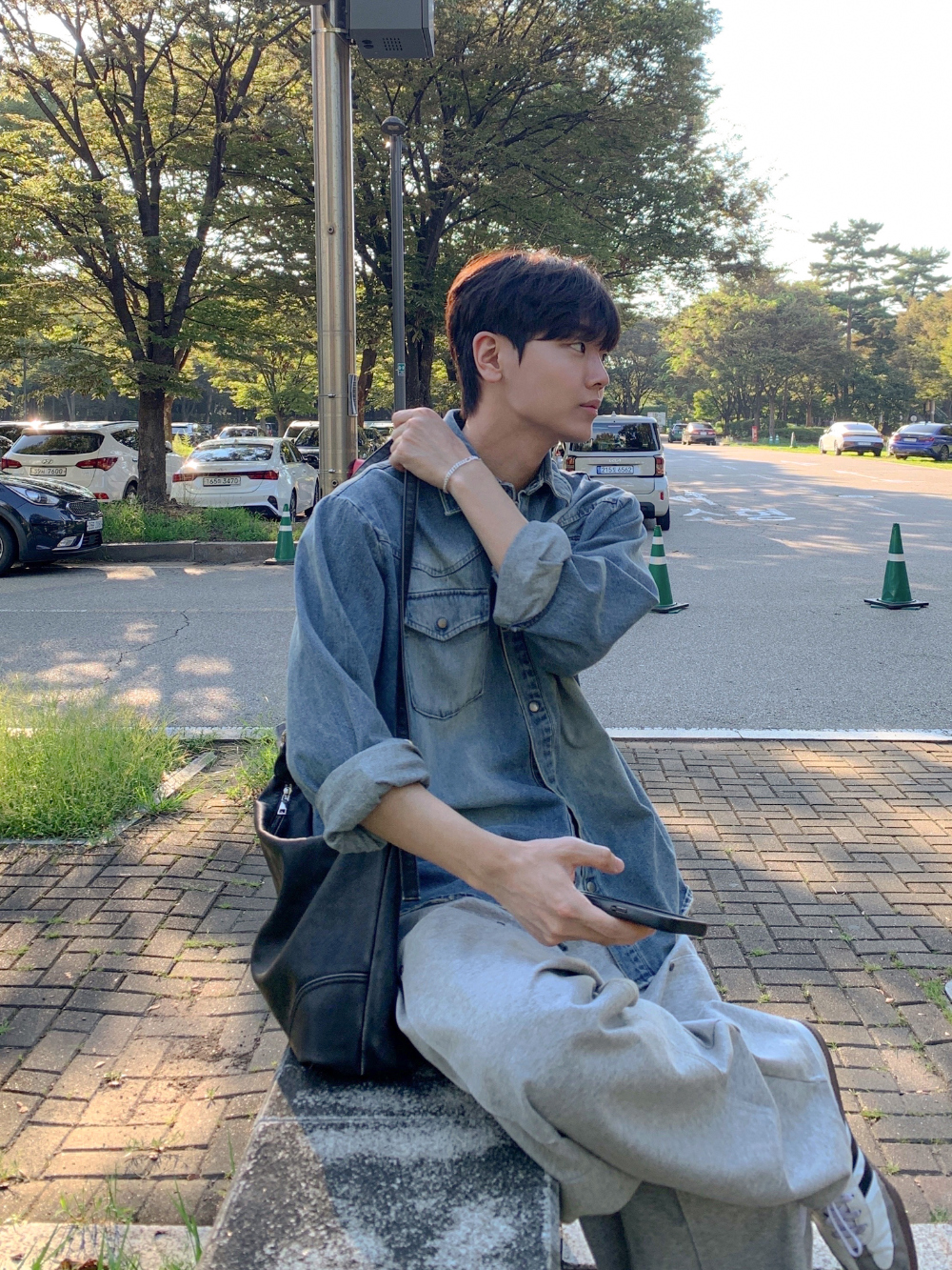 바지 모델 착용 이미지-S63L25