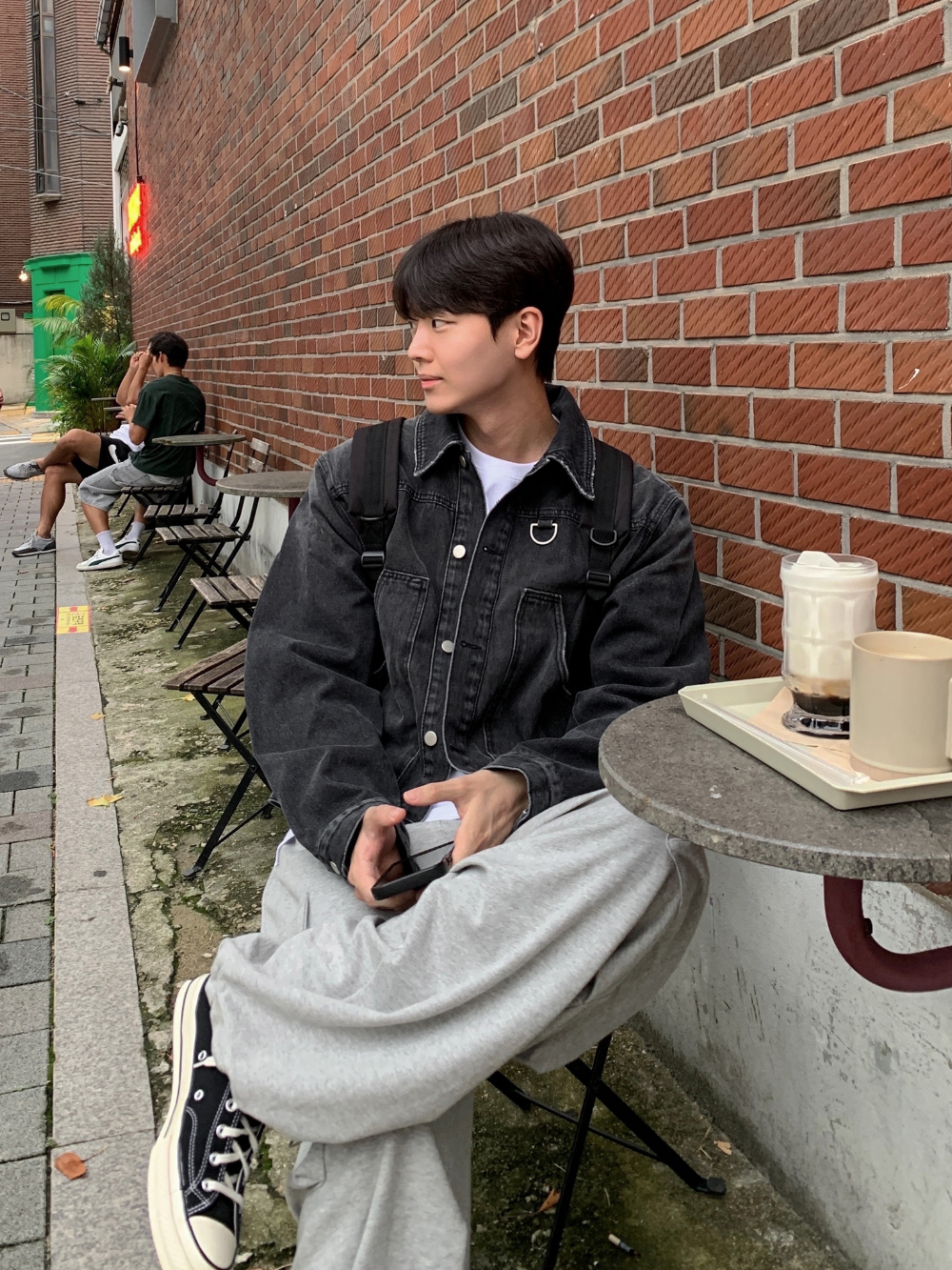바지 모델 착용 이미지-S61L1
