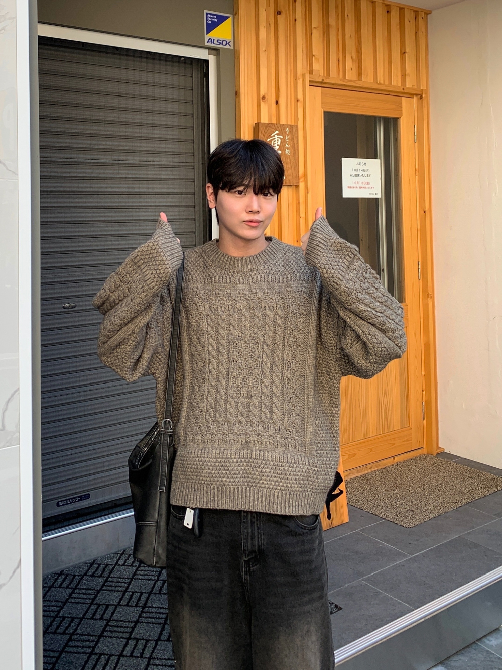 악세사리 모델 착용 이미지-S56L26