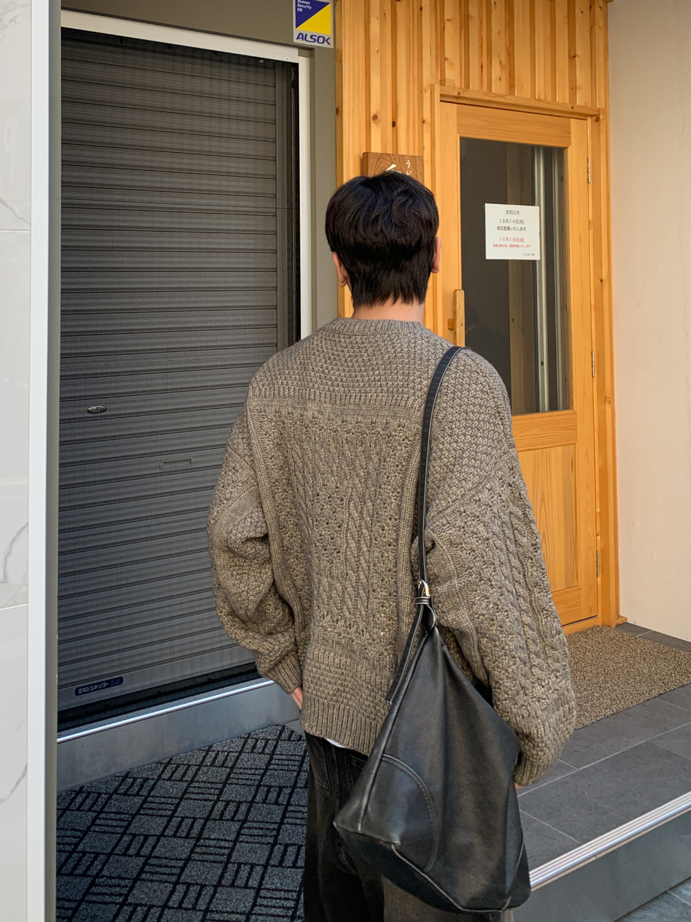 악세사리 모델 착용 이미지-S56L10