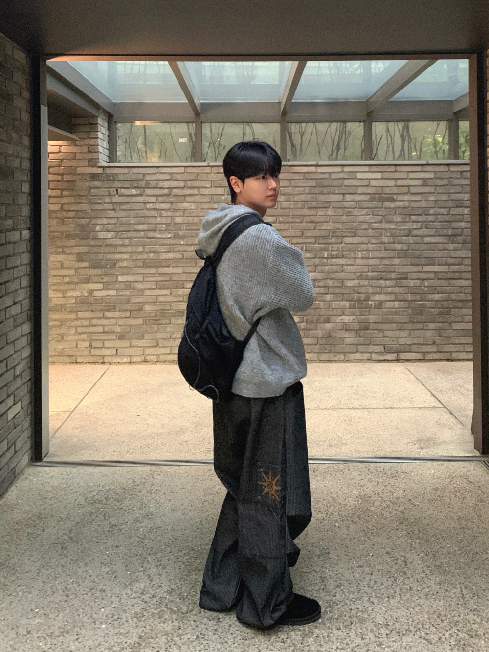 악세사리 모델 착용 이미지-S61L24