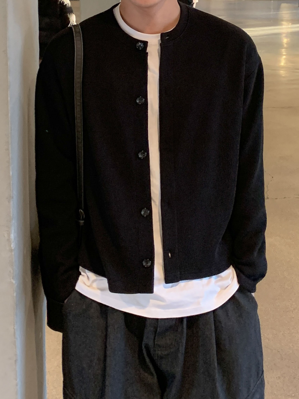 긴팔 티셔츠 모델 착용 이미지-S118L8