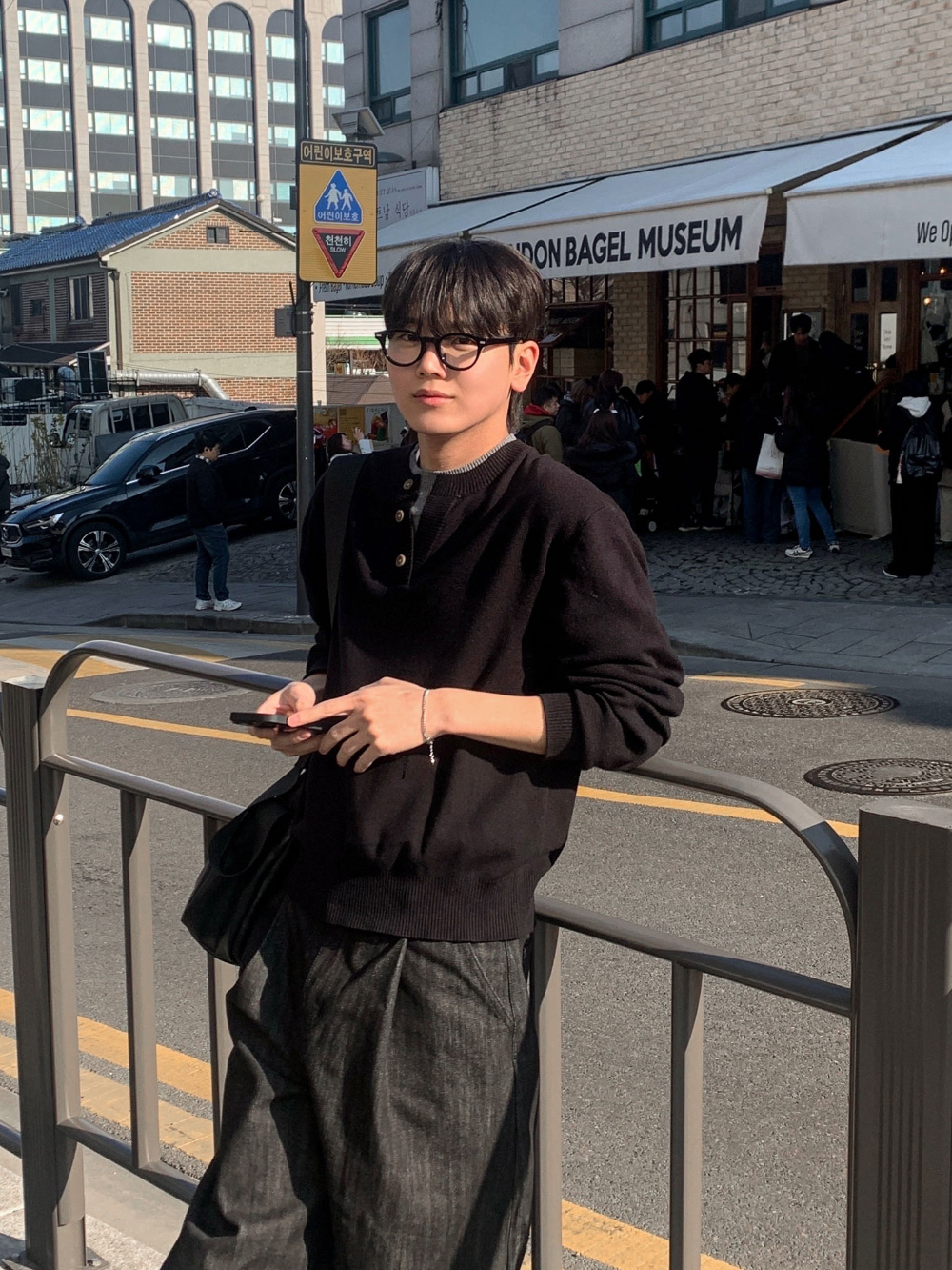 긴팔 티셔츠 모델 착용 이미지-S125L19