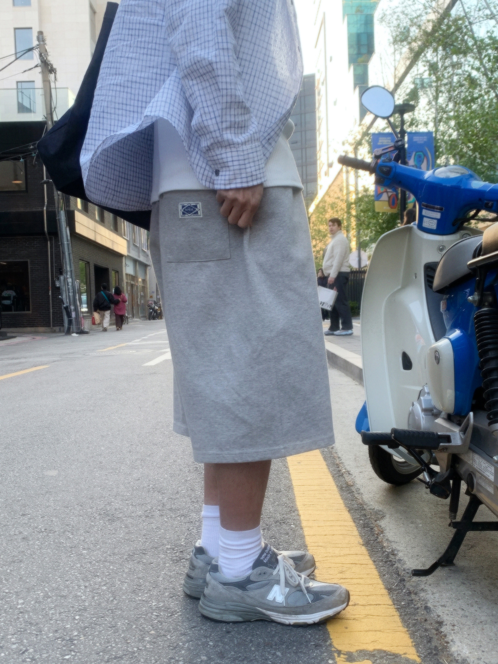 반바지 모델 착용 이미지-S135L72