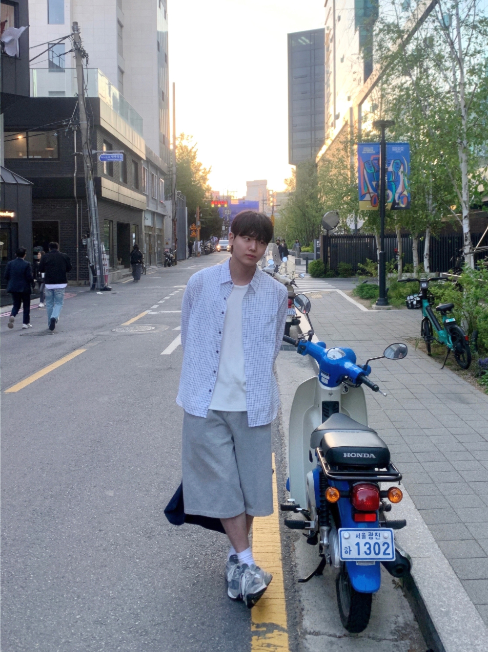 민소매 모델 착용 이미지-S133L22