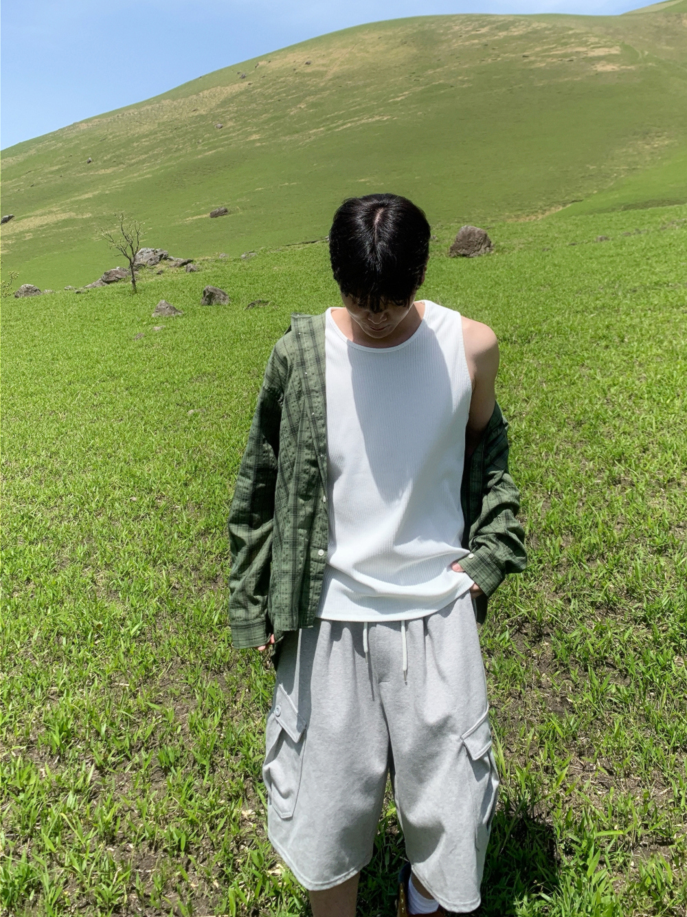 민소매 모델 착용 이미지-S134L12