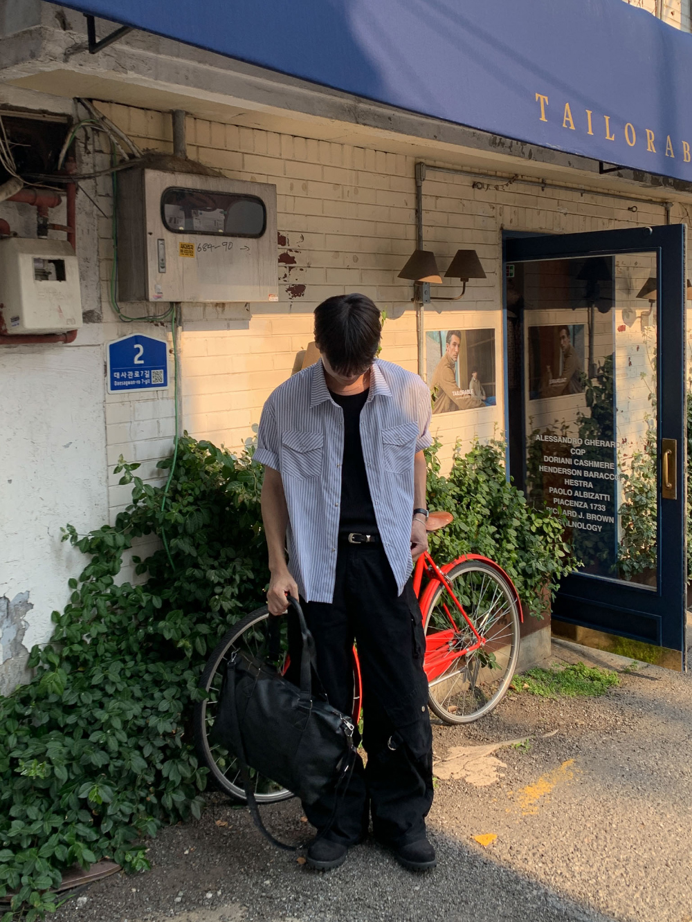 가방 모델 착용 이미지-S153L53