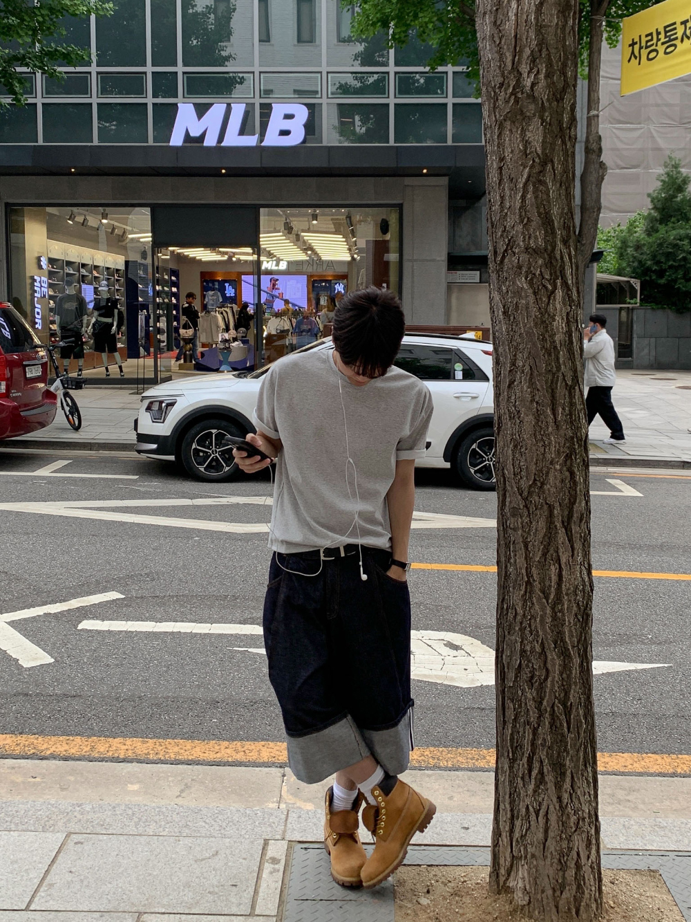 반바지 모델 착용 이미지-S56L10