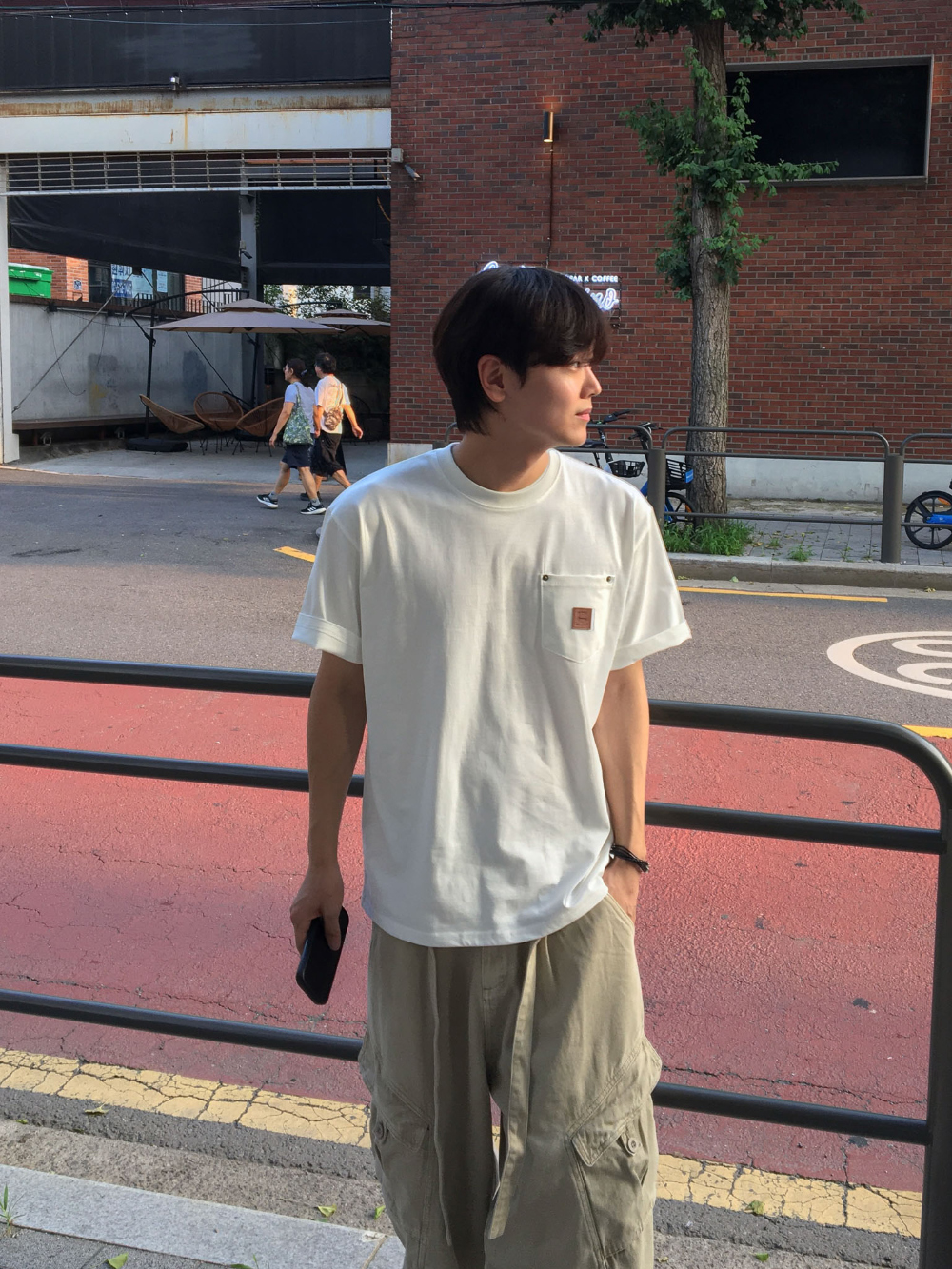 반팔 티셔츠 모델 착용 이미지-S146L16
