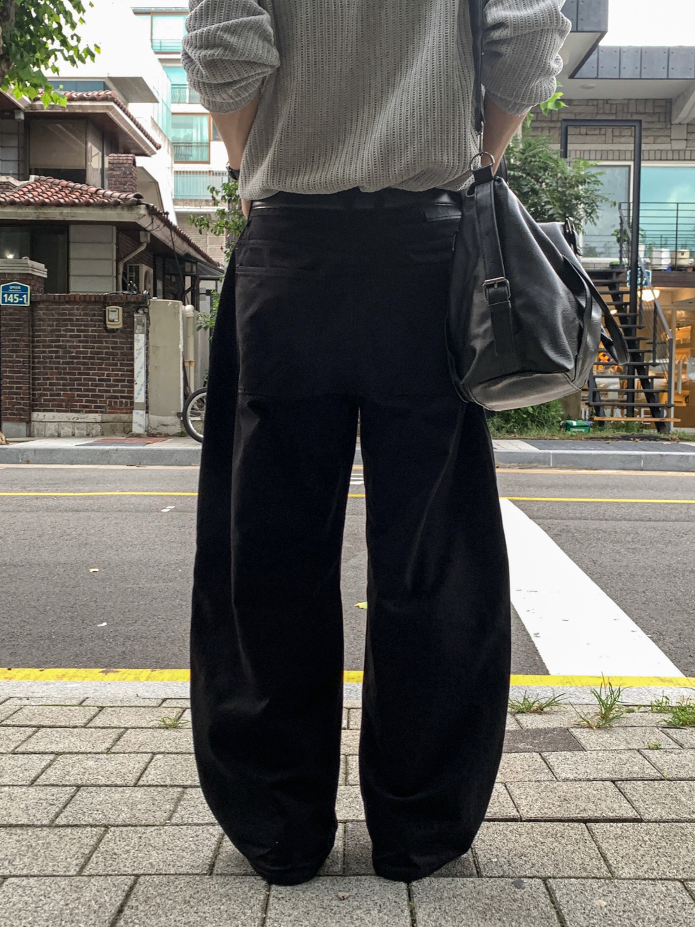 긴팔 티셔츠 모델 착용 이미지-S137L65