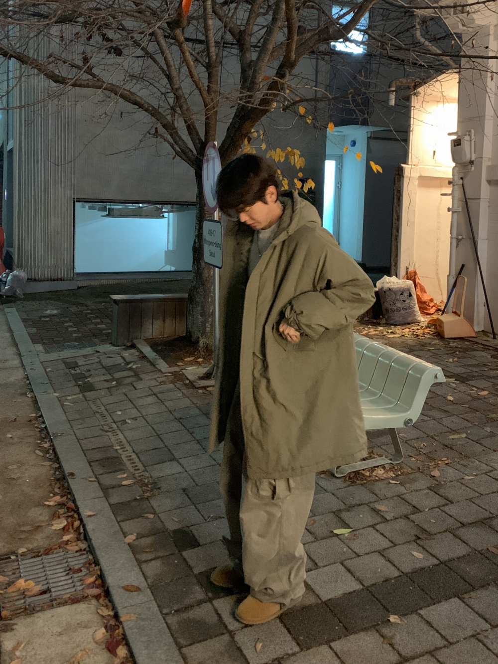 패딩 모델 착용 이미지-S199L8