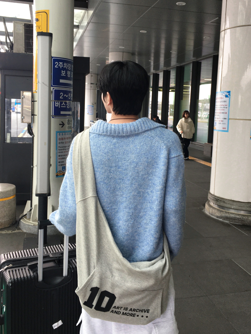 악세사리 모델 착용 이미지-S203L16