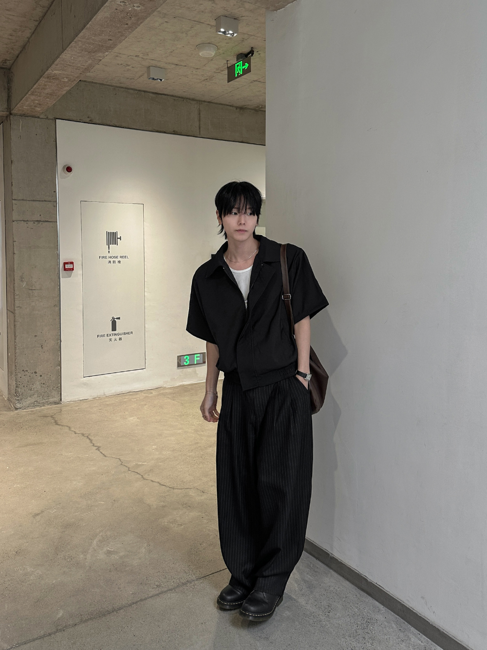 바지 모델 착용 이미지-S236L6