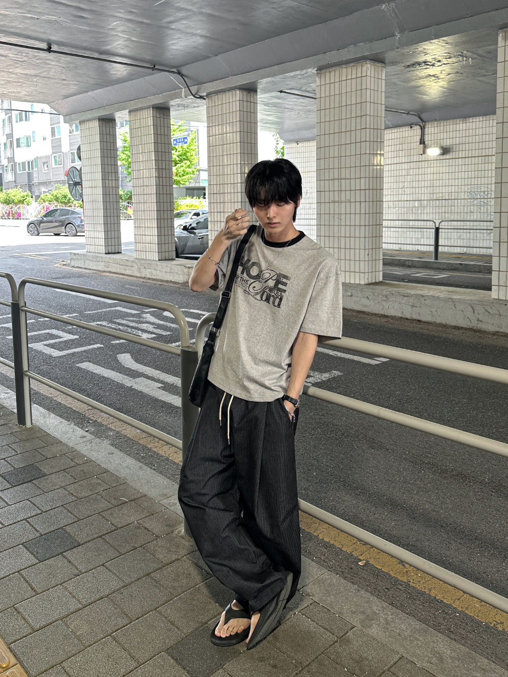 바지 모델 착용 이미지-S243L18