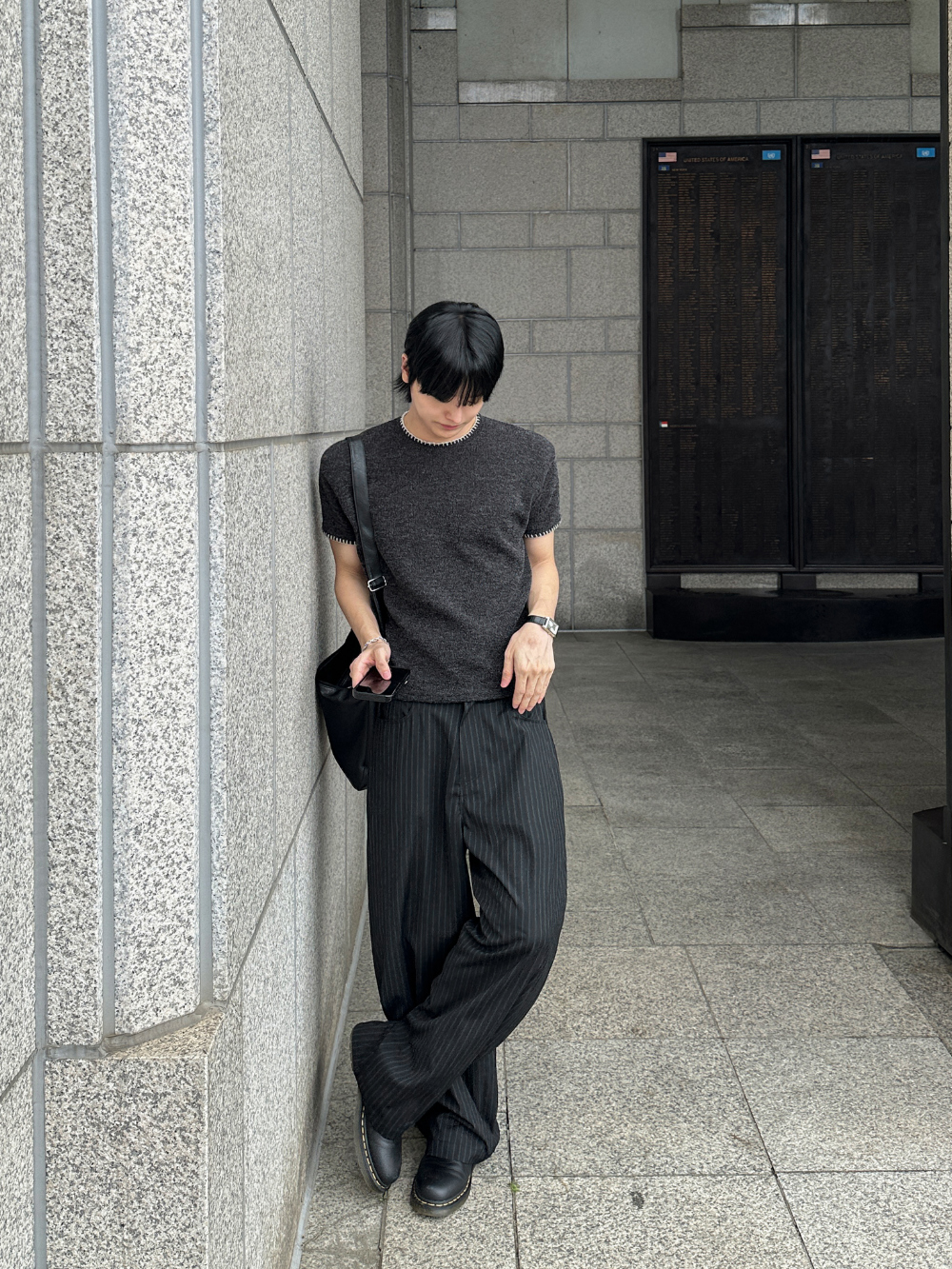 반팔 티셔츠 모델 착용 이미지-S243L14