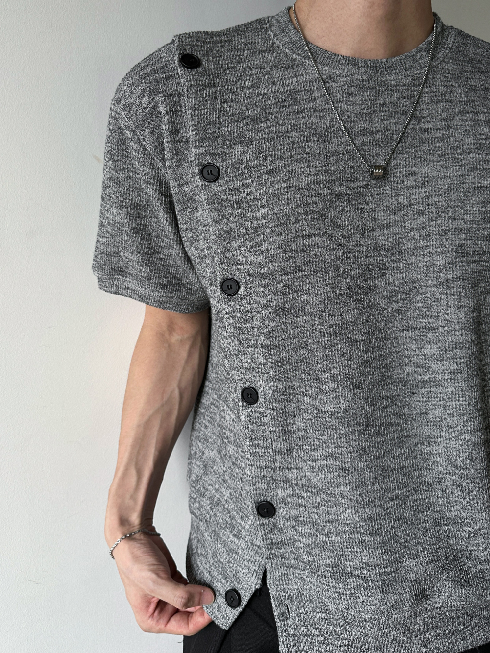 반팔 티셔츠 모델 착용 이미지-S246L38
