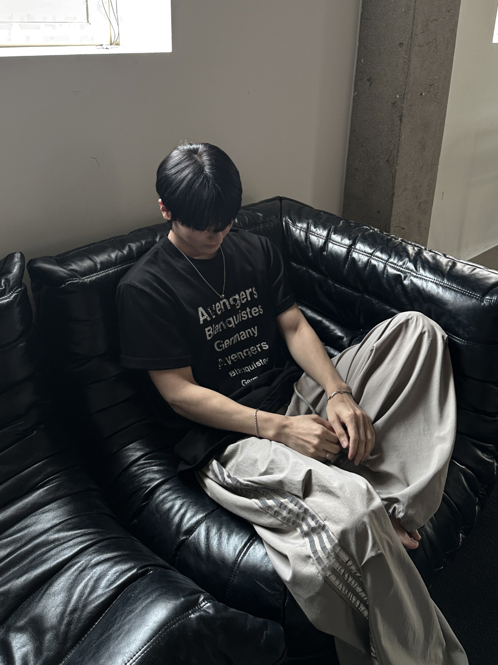 반팔 티셔츠 모델 착용 이미지-S245L17