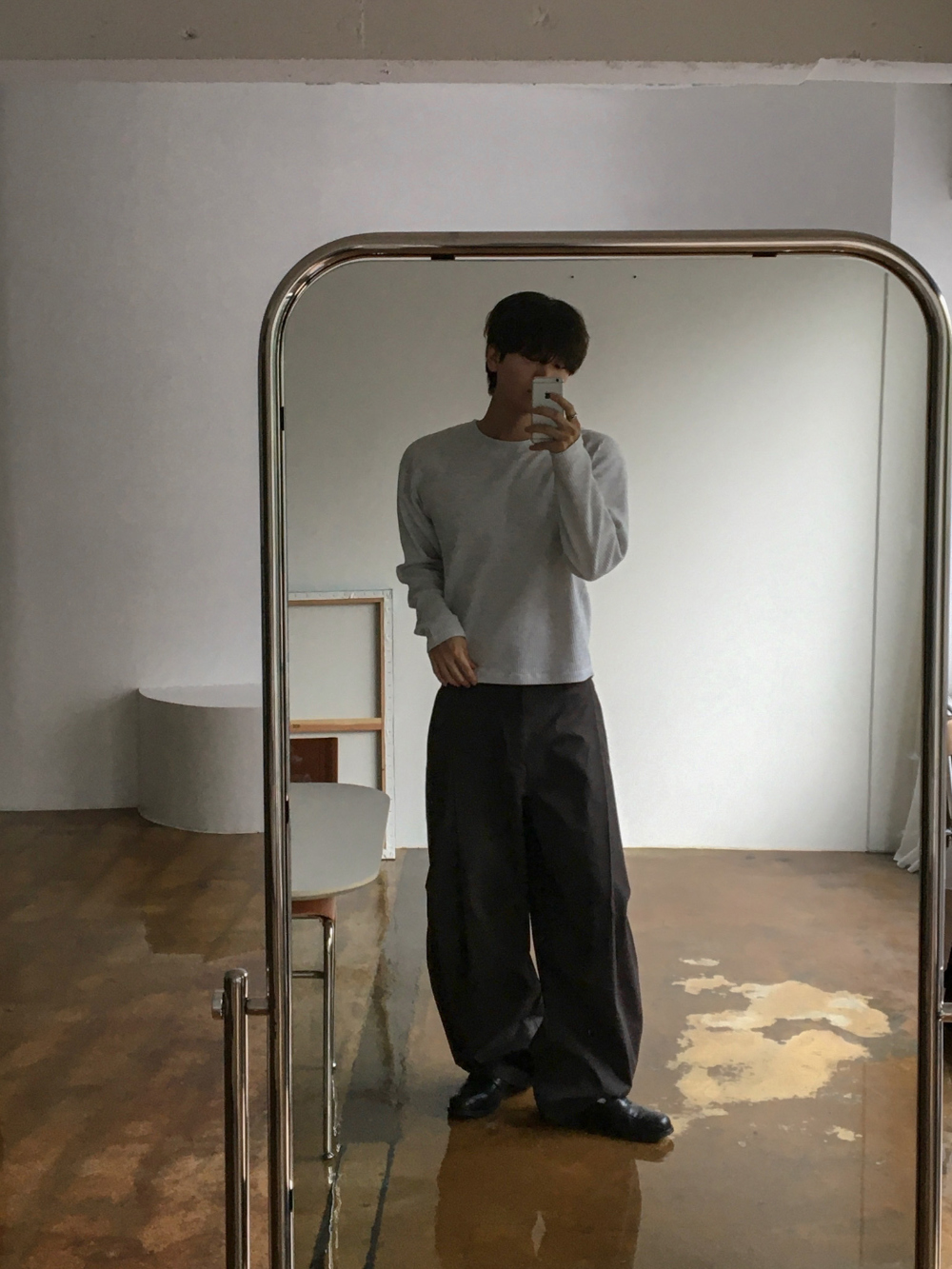 긴팔 티셔츠 모델 착용 이미지-S137L60