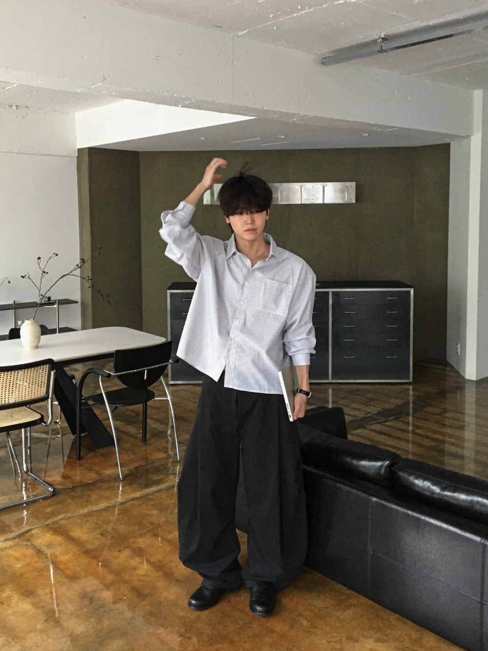 바지 모델 착용 이미지-S174L22