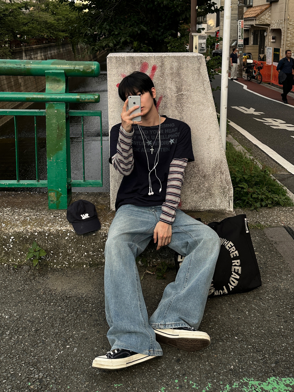 가방 모델 착용 이미지-S133L19