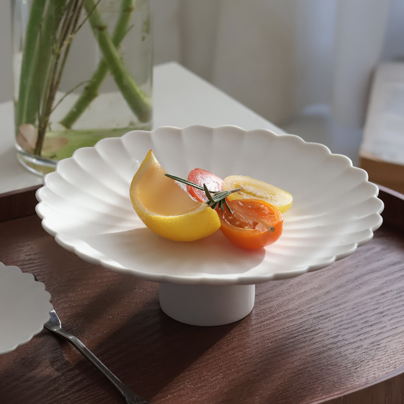 높은 굽 화형 접시 L - 자연스러운 곡선의 세라믹 접시 이미지