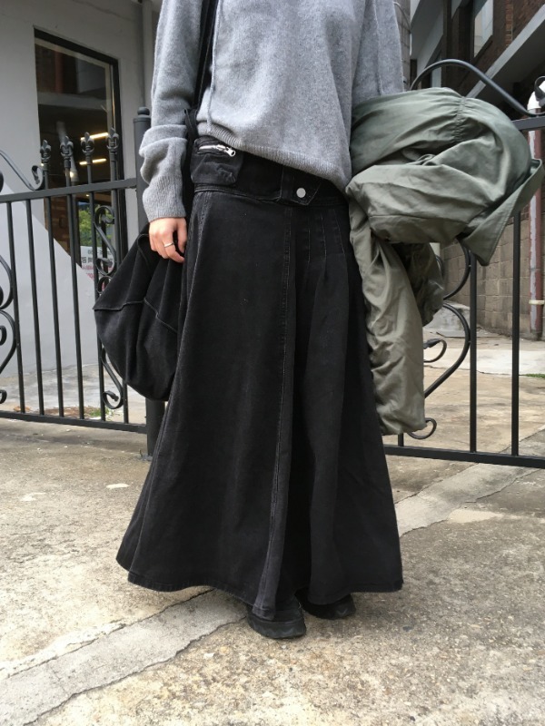 M 5일소요_Pocket flare black denim skirt (1Color) | POSIABOVE