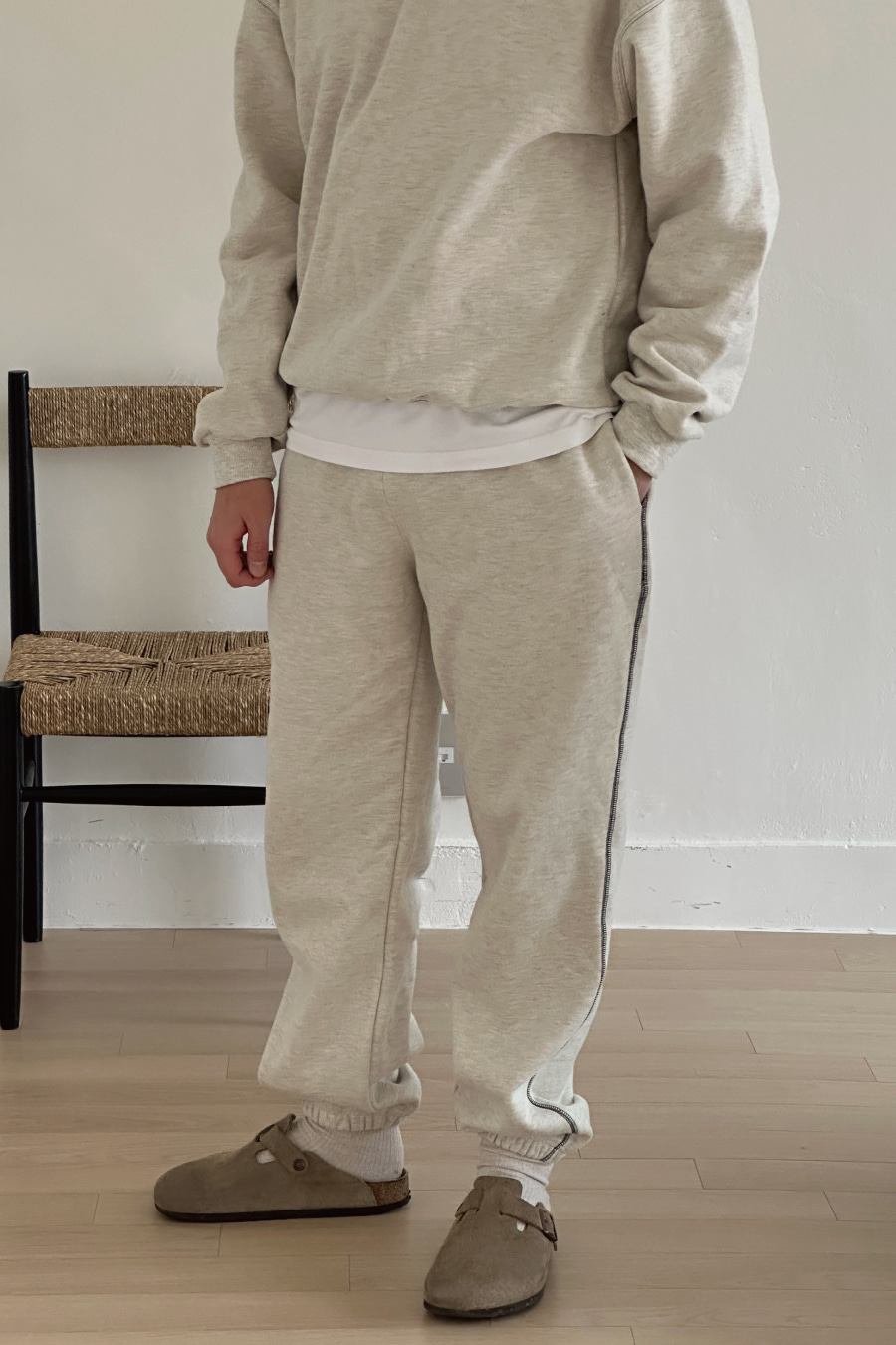 (Adult) Letter soft napping jogger pants