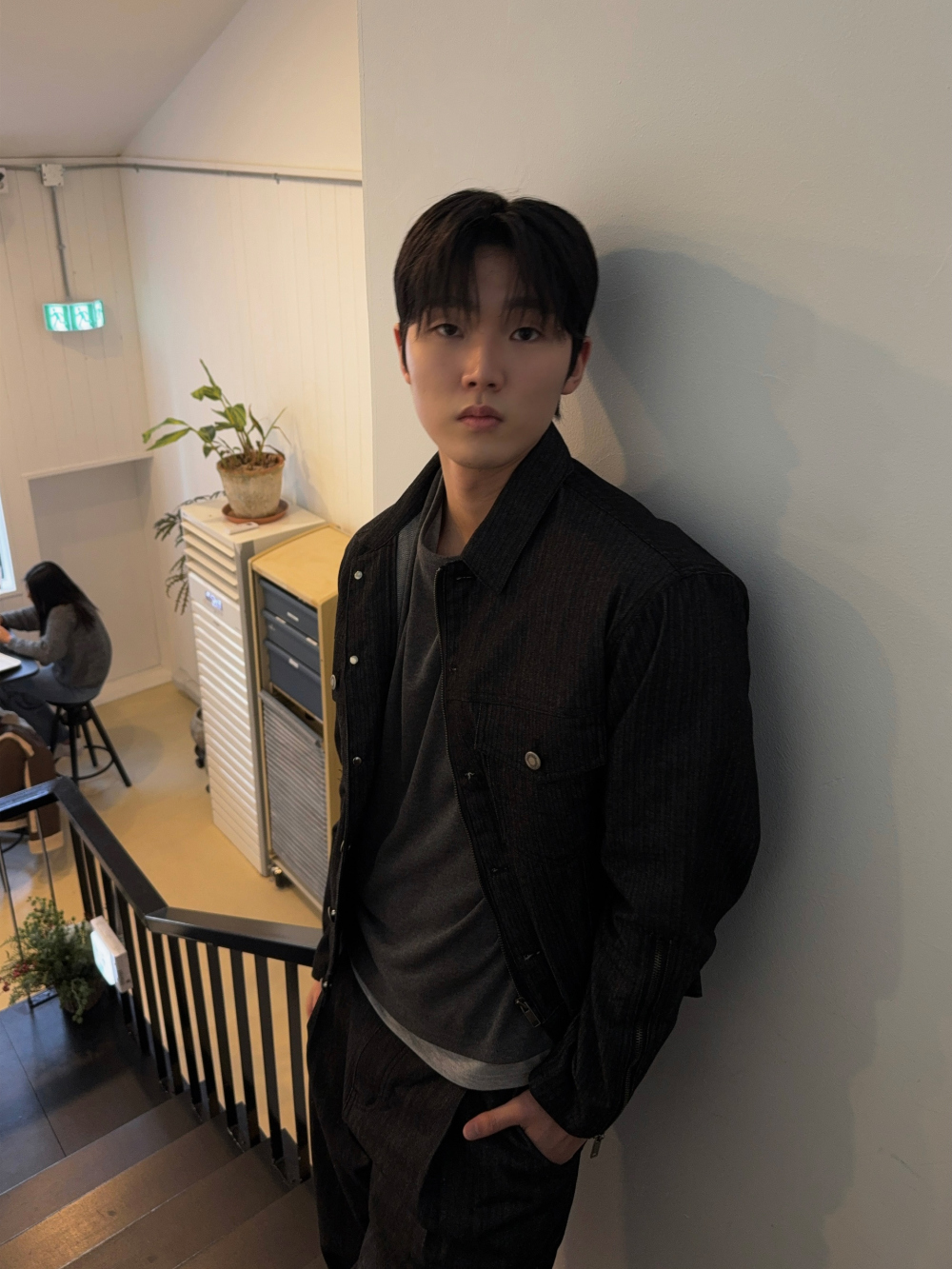 재킷 모델 착용 이미지-S1L42