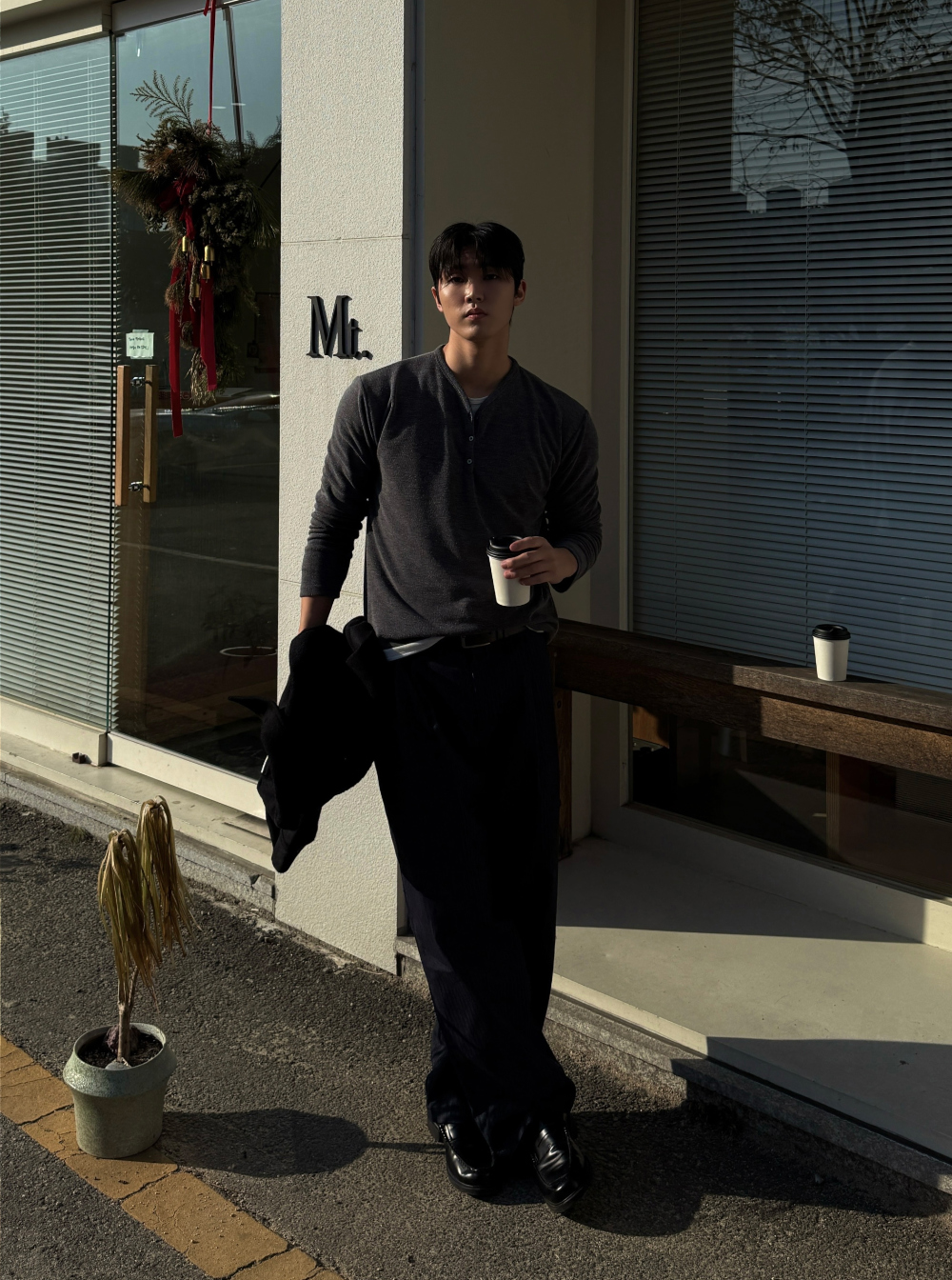 코트 모델 착용 이미지-S2L38