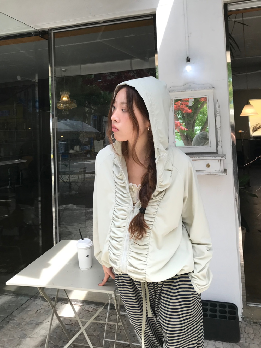 긴팔 티셔츠 모델 착용 이미지-S1L5