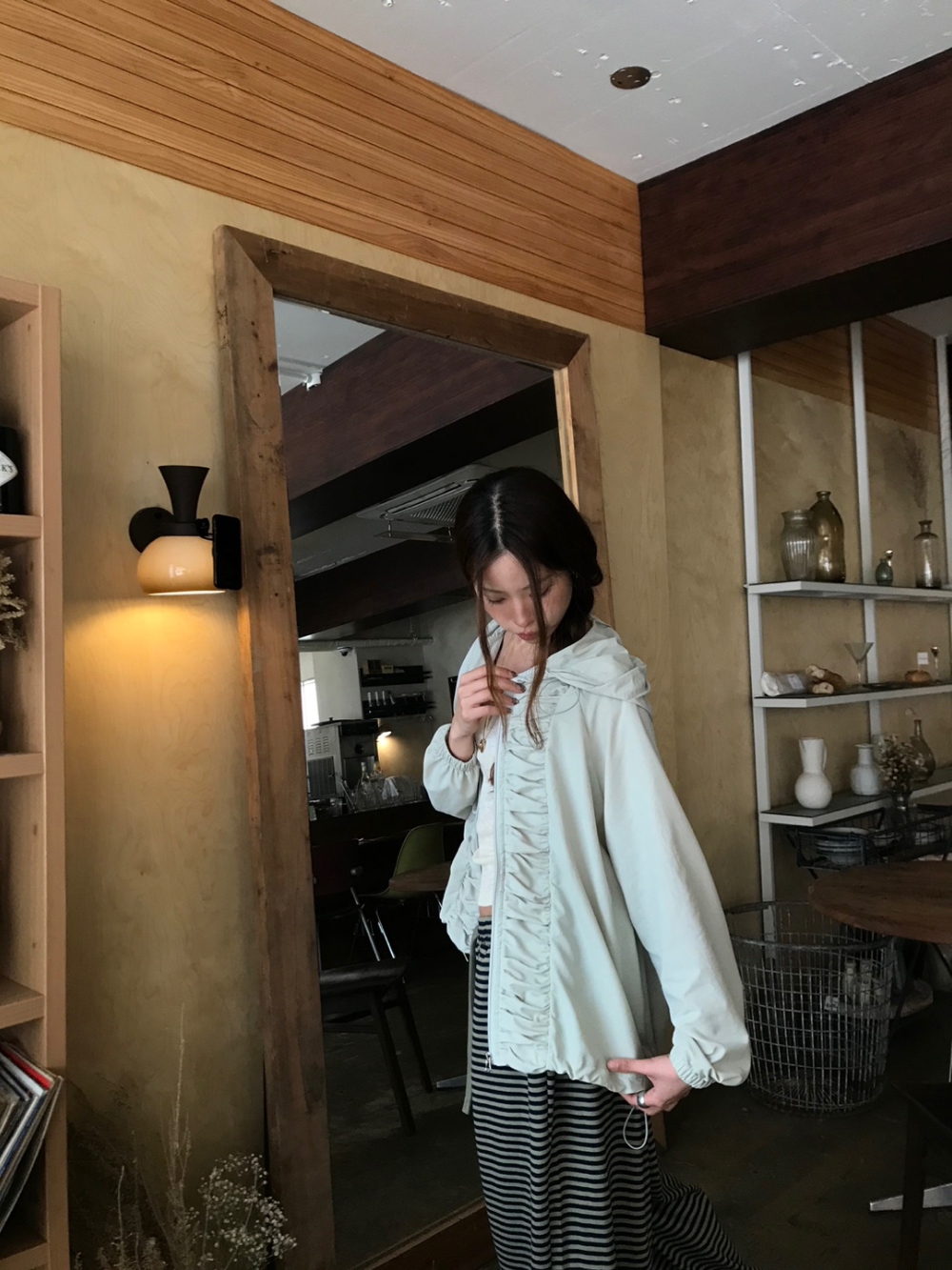 긴팔 티셔츠 모델 착용 이미지-S1L32