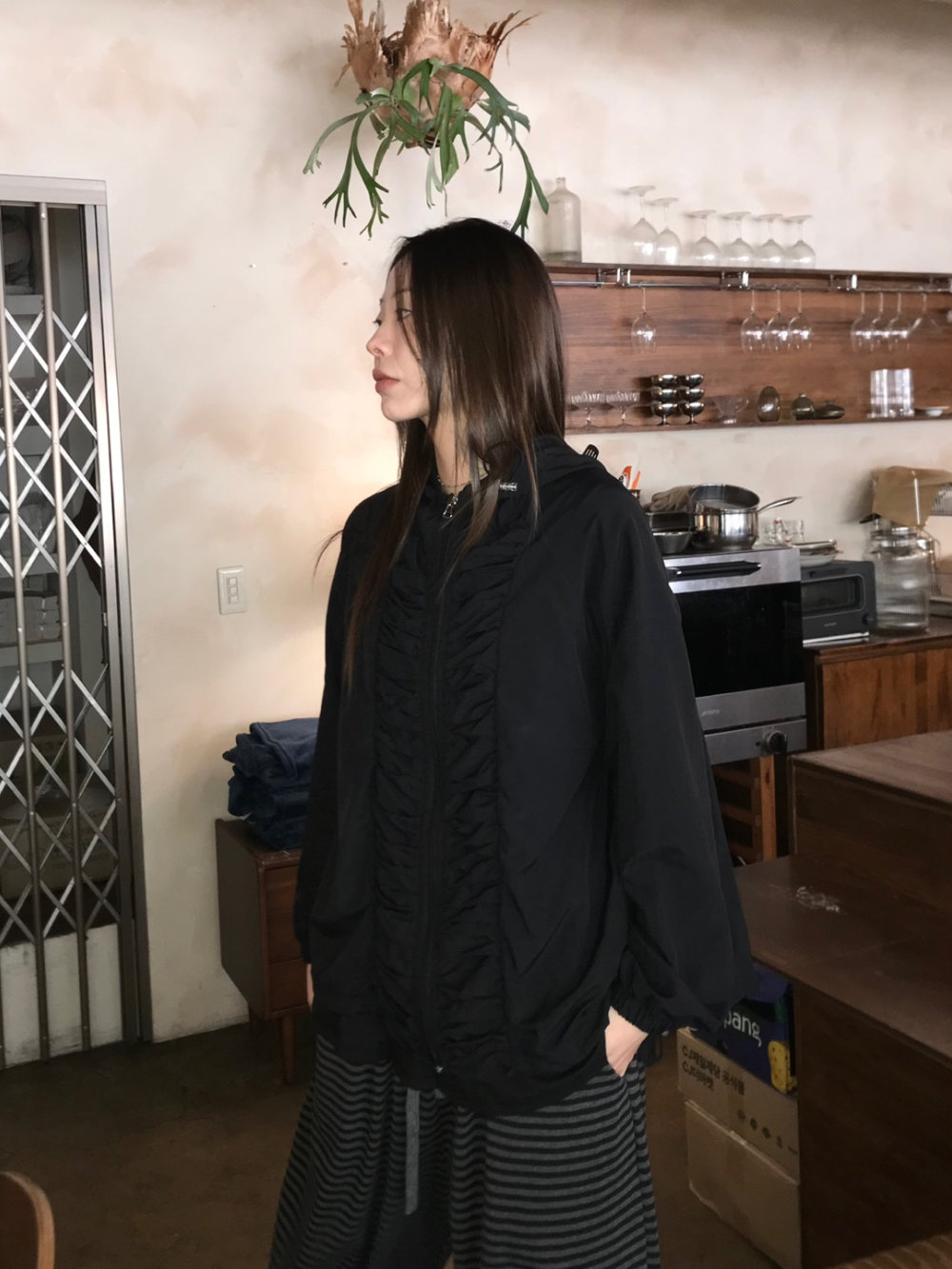 긴팔 티셔츠 모델 착용 이미지-S1L37