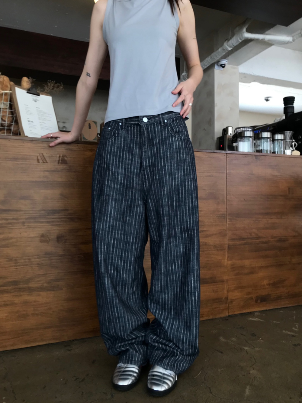 반팔 티셔츠 모델 착용 이미지-S1L29