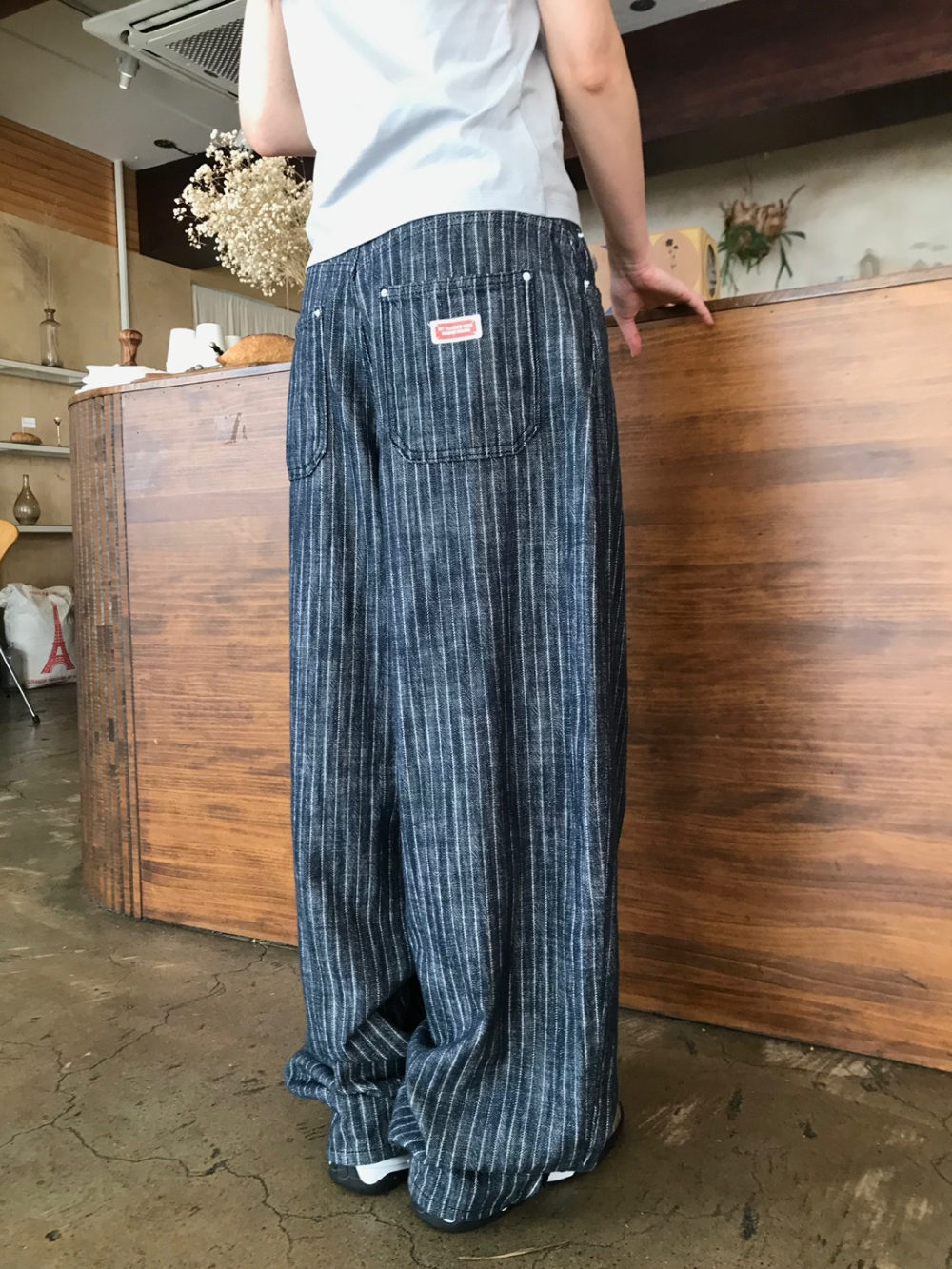 반팔 티셔츠 모델 착용 이미지-S1L30