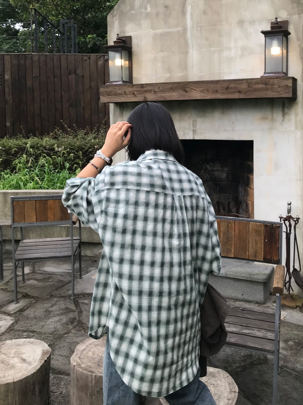 블라우스 모델 착용 이미지-S1L54