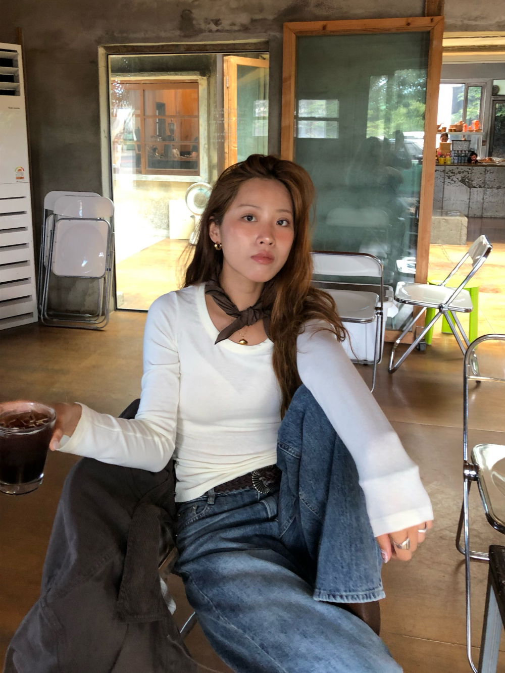 블라우스 모델 착용 이미지-S1L33