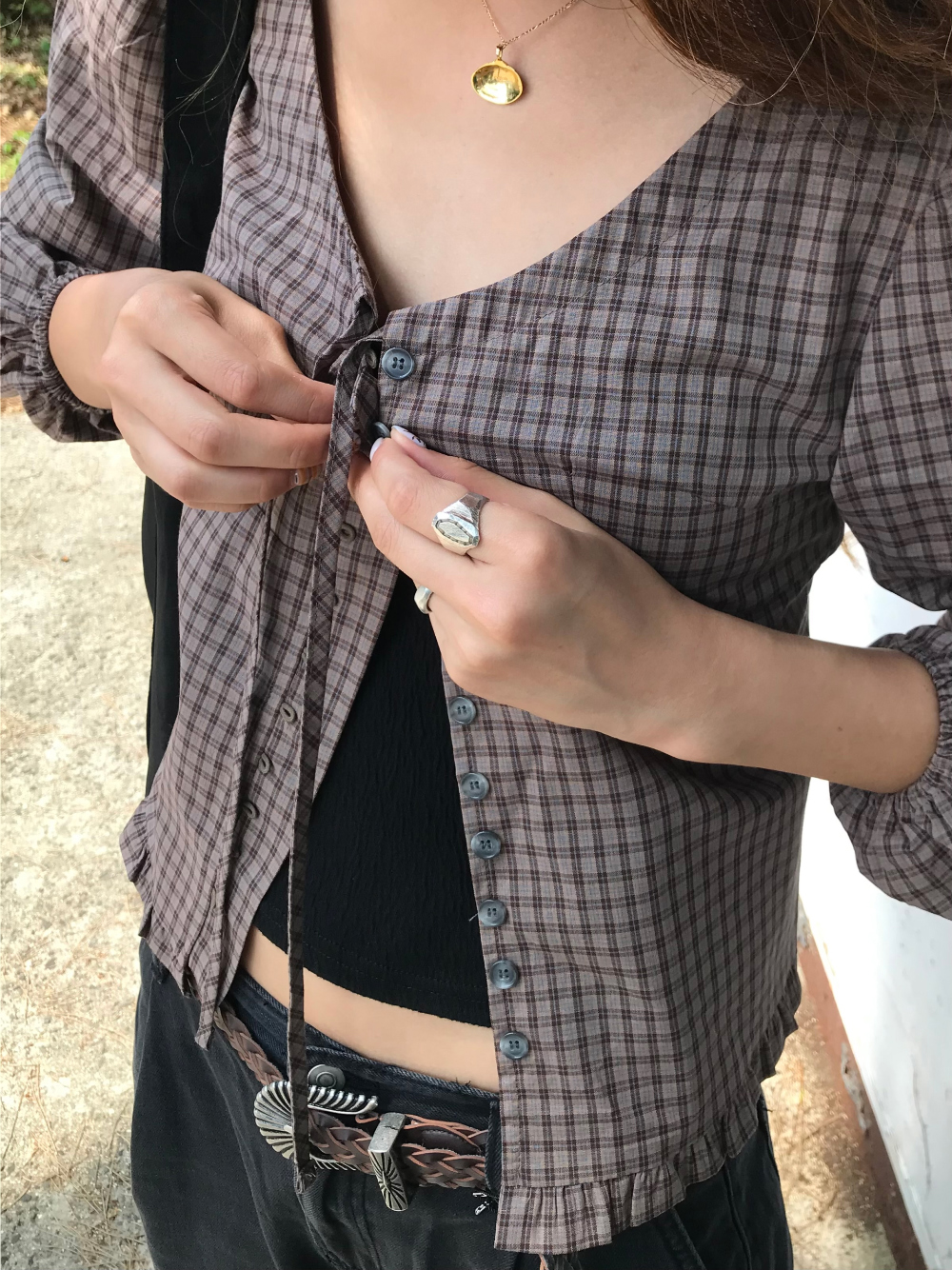 블라우스 모델 착용 이미지-S1L41