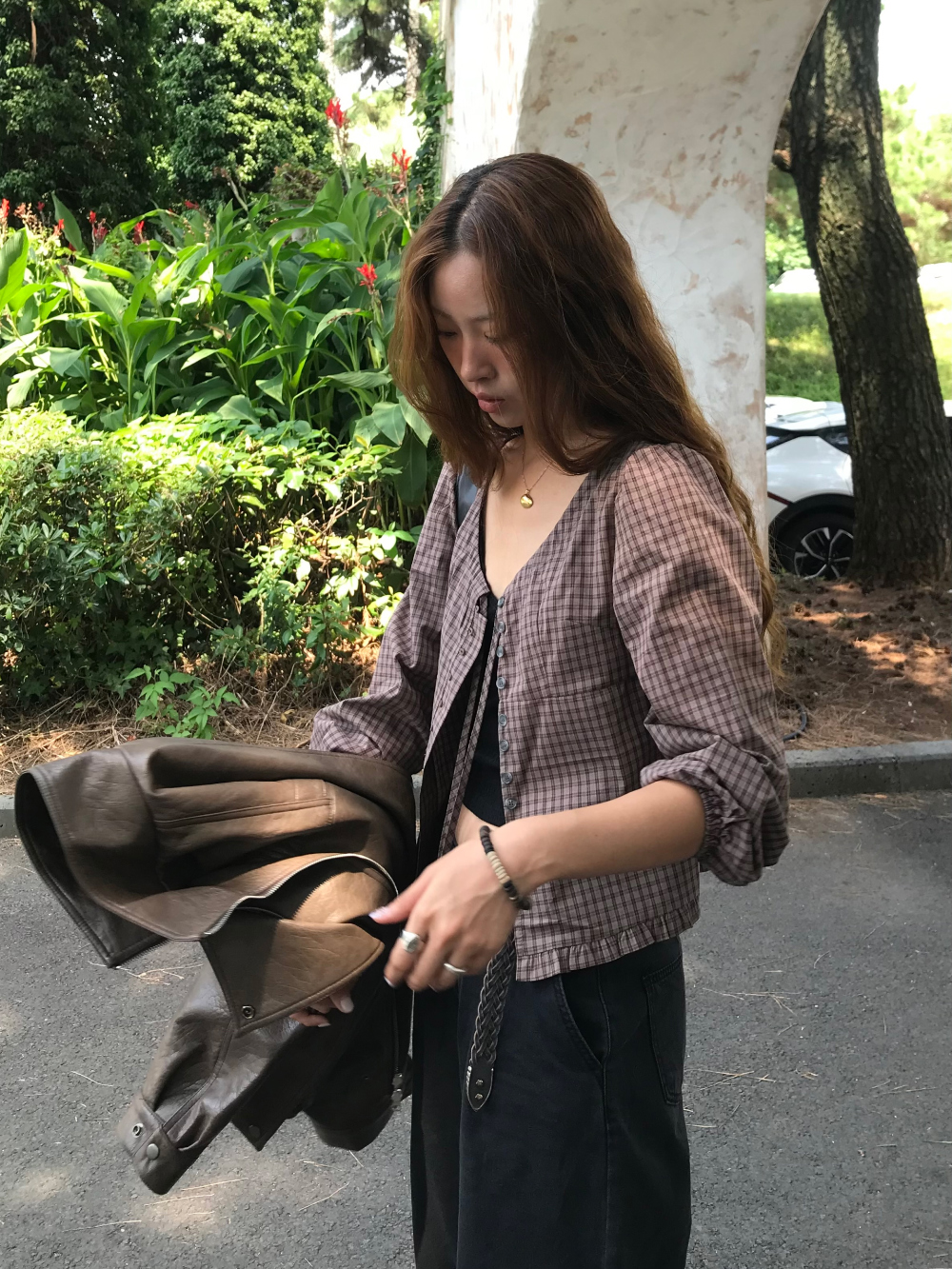 블라우스 모델 착용 이미지-S1L44