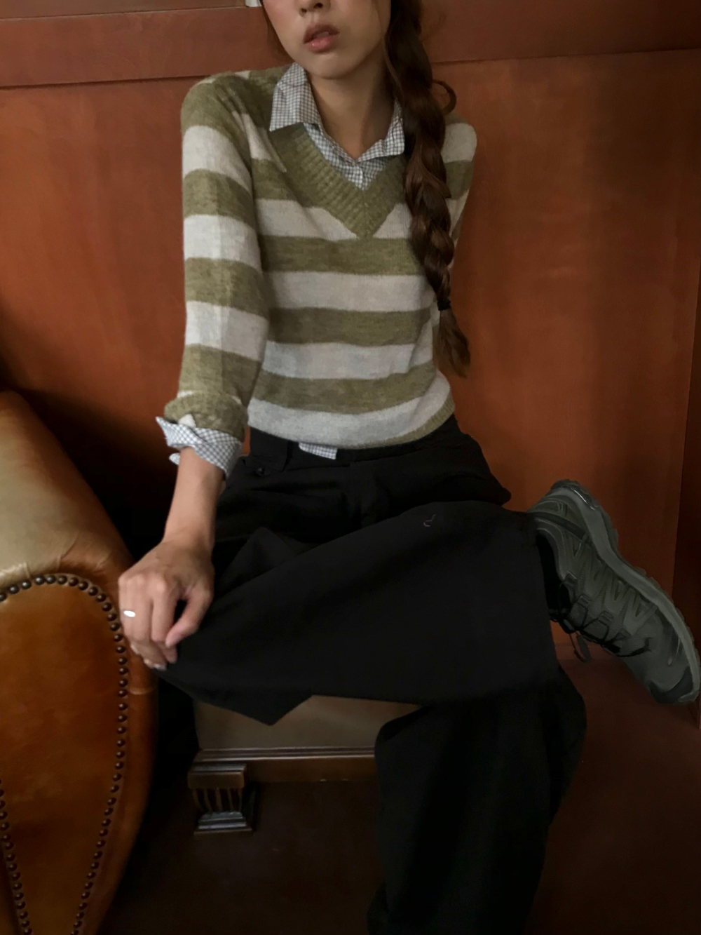 긴팔 티셔츠 모델 착용 이미지-S1L52