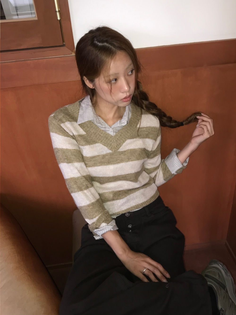 긴팔 티셔츠 모델 착용 이미지-S1L51