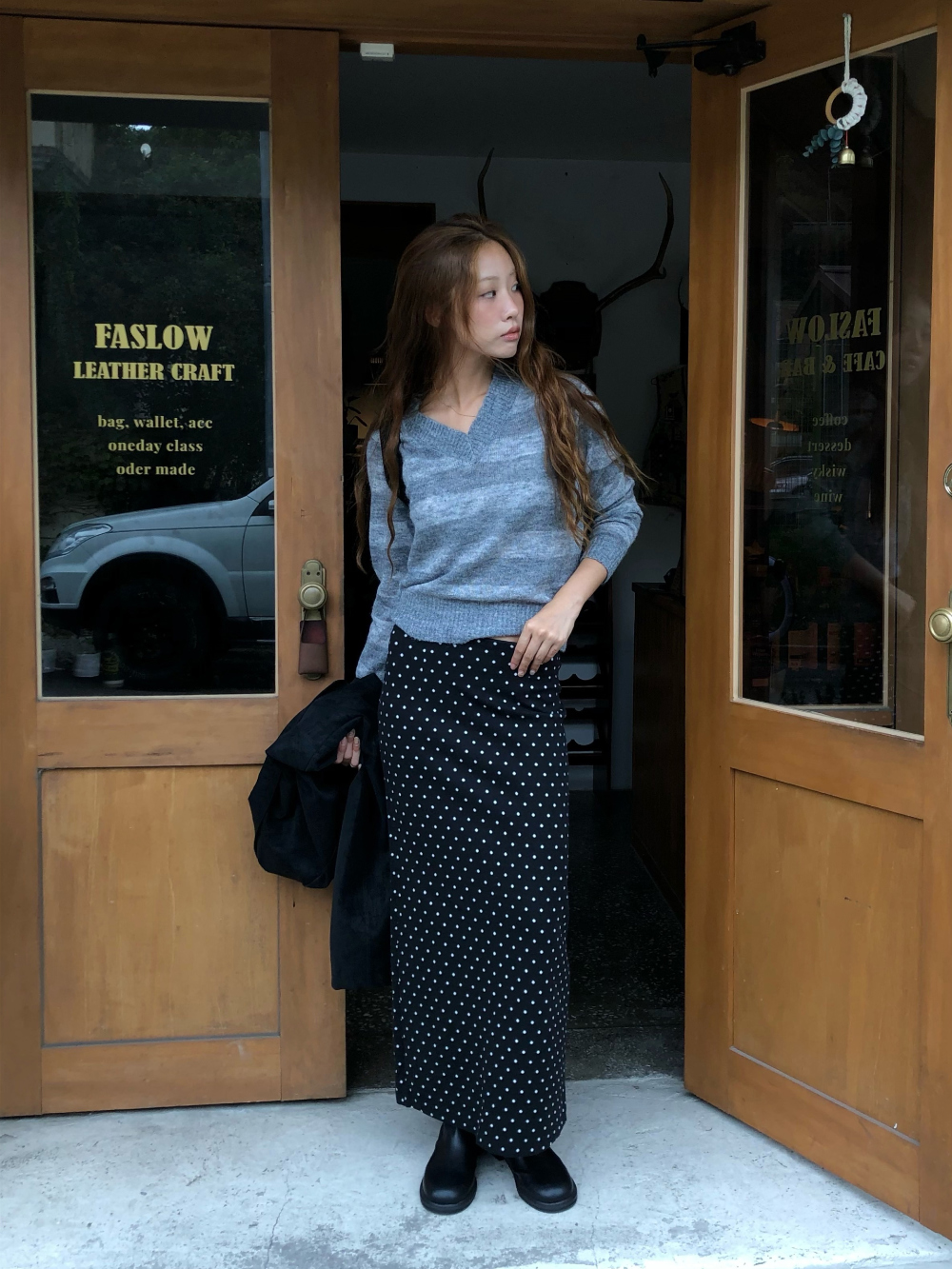 긴팔 티셔츠 모델 착용 이미지-S1L42