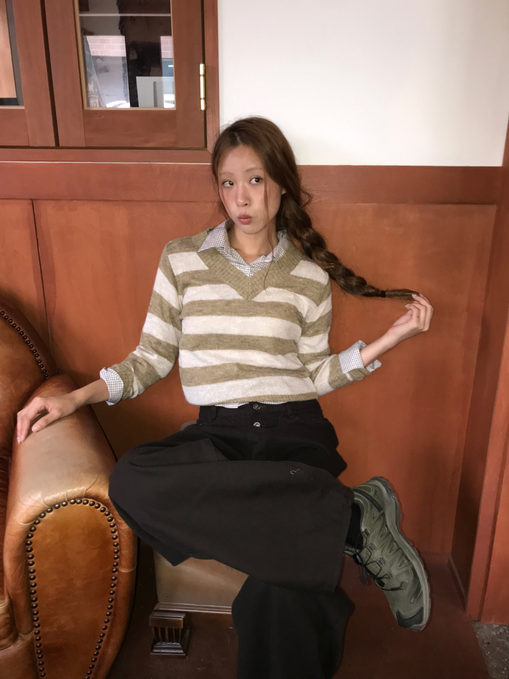 긴팔 티셔츠 모델 착용 이미지-S1L18