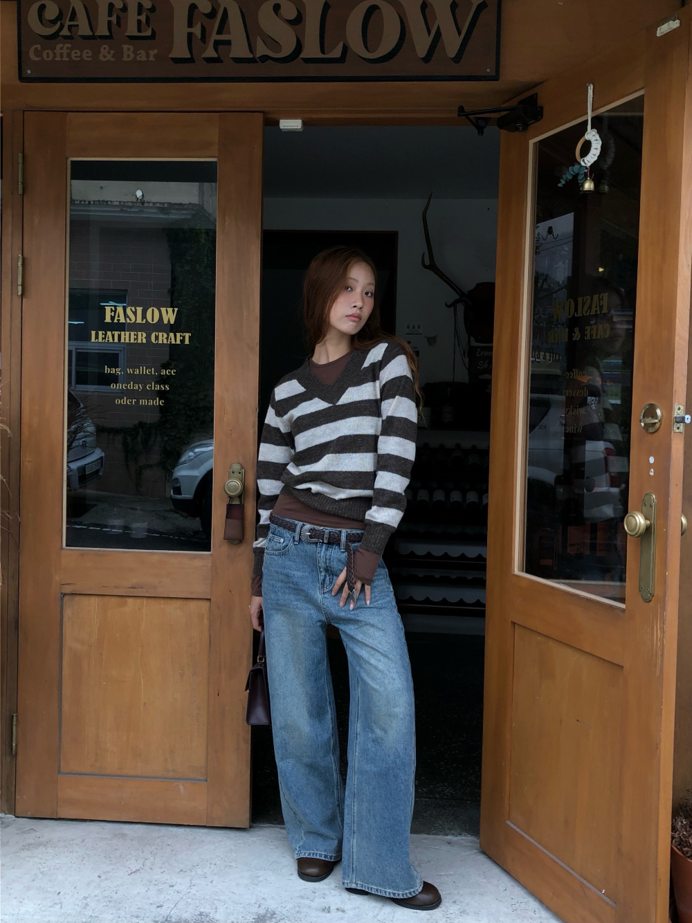 긴팔 티셔츠 모델 착용 이미지-S1L27