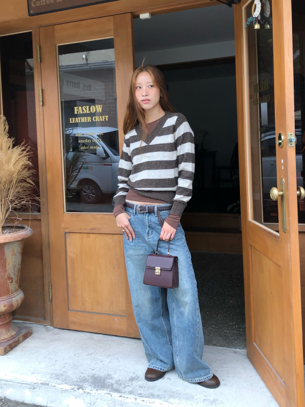 긴팔 티셔츠 모델 착용 이미지-S1L40