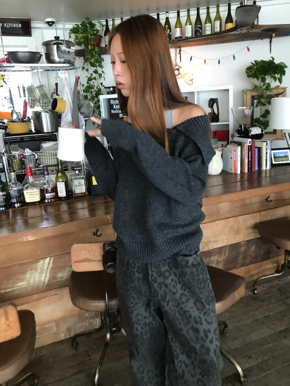 긴팔 티셔츠 모델 착용 이미지-S1L44