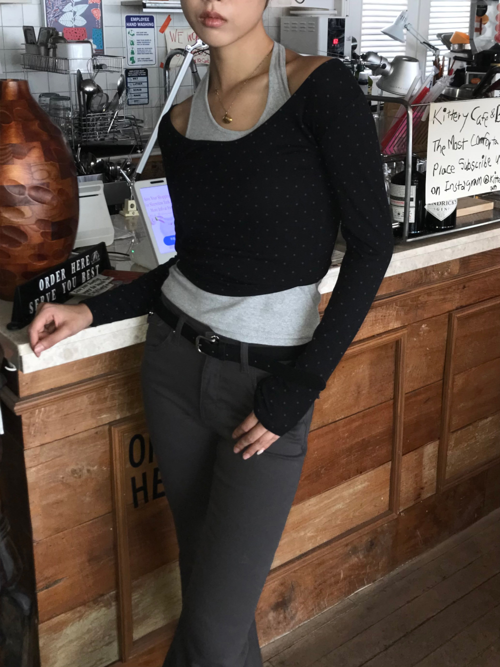 긴팔 티셔츠 모델 착용 이미지-S1L52