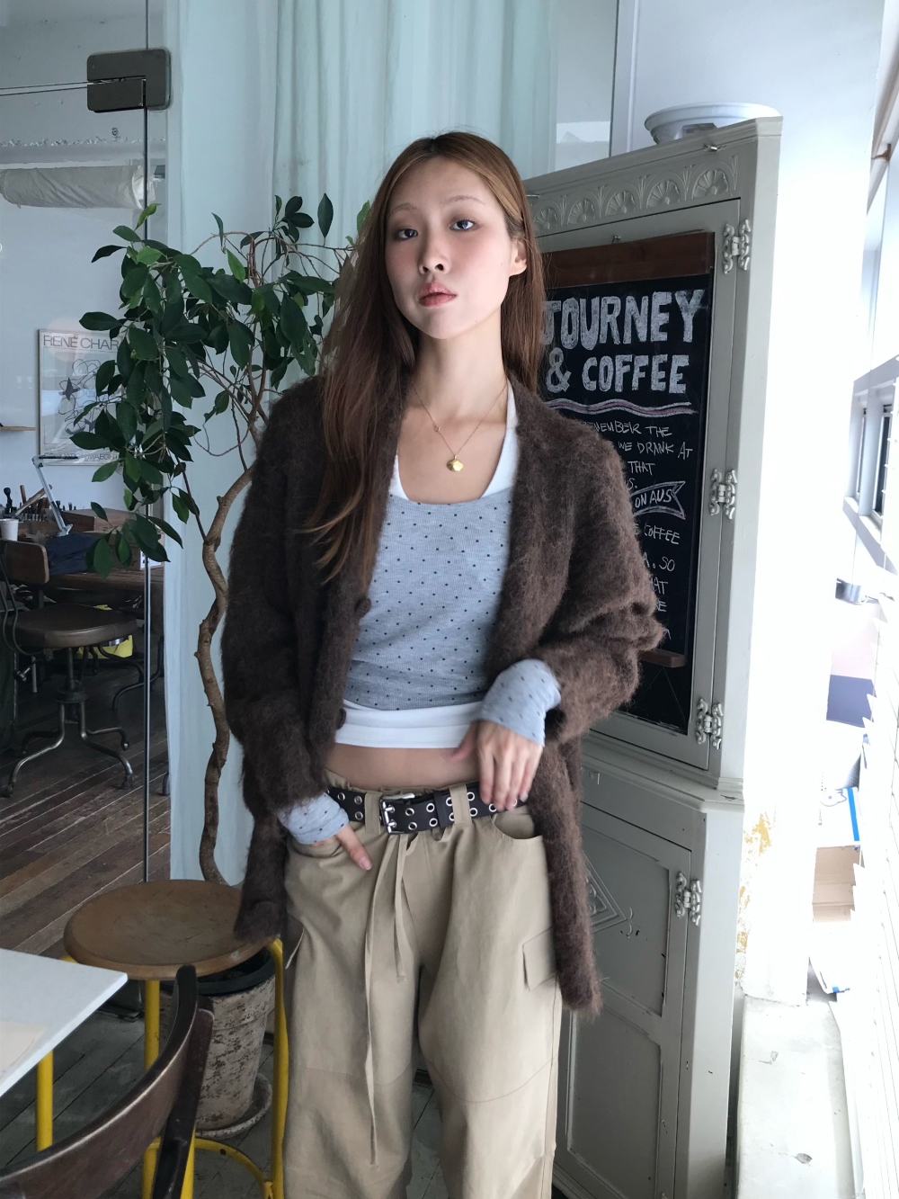 긴팔 티셔츠 모델 착용 이미지-S1L24